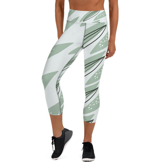 Green Leaf Pattern Yoga Capri Leggings - Thrive Attire